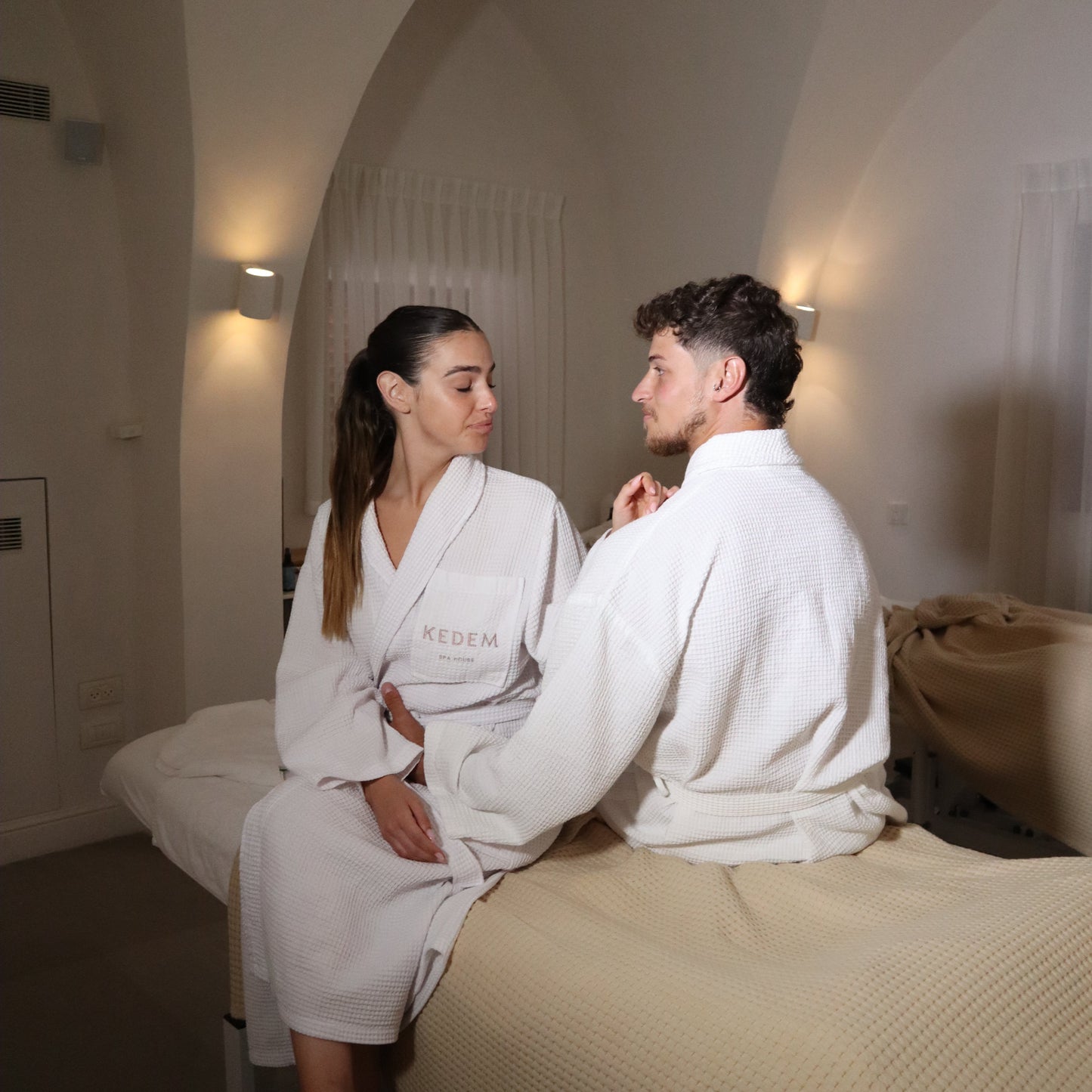 30-minute face, neck, and scalp massage + gold mask